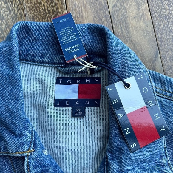NWT Tommy Hilfiger Embroidered Denim Jacket (sz s) - Picture 4 of 7